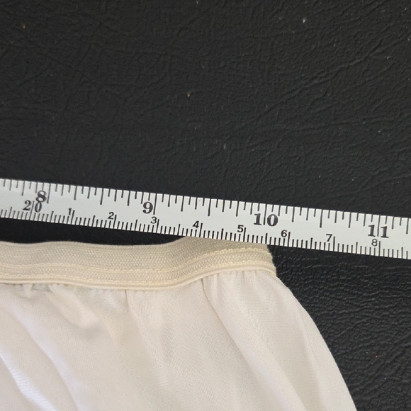 Elegant White Lace Trim Skirt - Picture 5 of 5